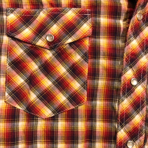 Wrangler Button Up - Picture 2 of 3